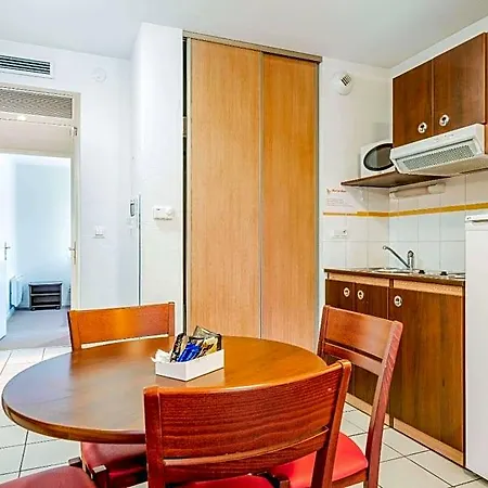 Hotel Appart'city Pau 3*