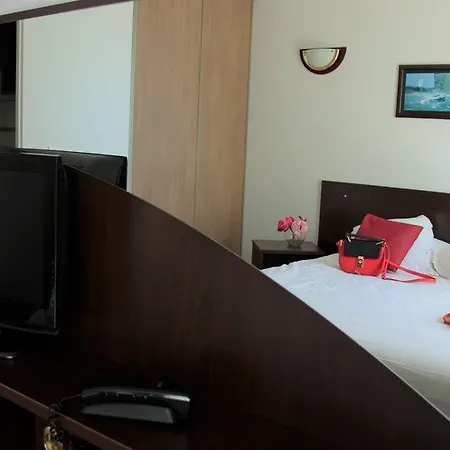 Hotel Appart'city Pau 3*