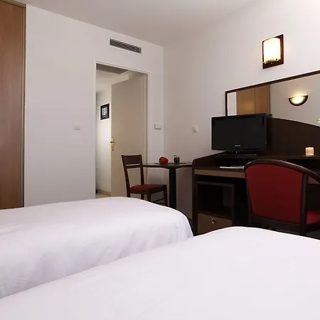 Appart'city Pau 3* Idron