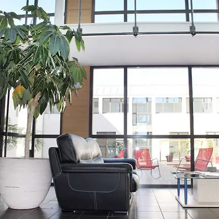 Hotel Appart'city Pau 3*