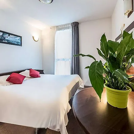 Appart'city Pau 3* Idron