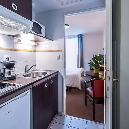 Appart'city Pau 3* Idron