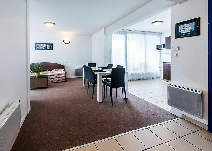 호텔 Appart'city Pau 3*